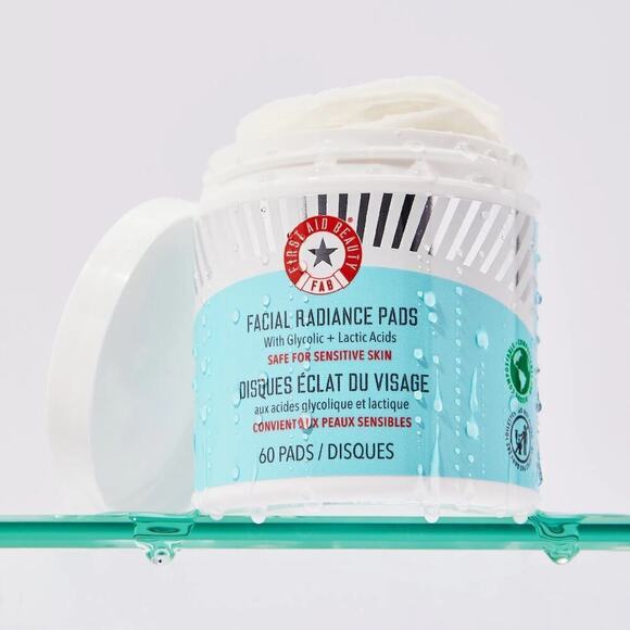 First Aid Beauty Facial Radiance Pads with Glycolic + Lactic Acids - Picture 1 of 9